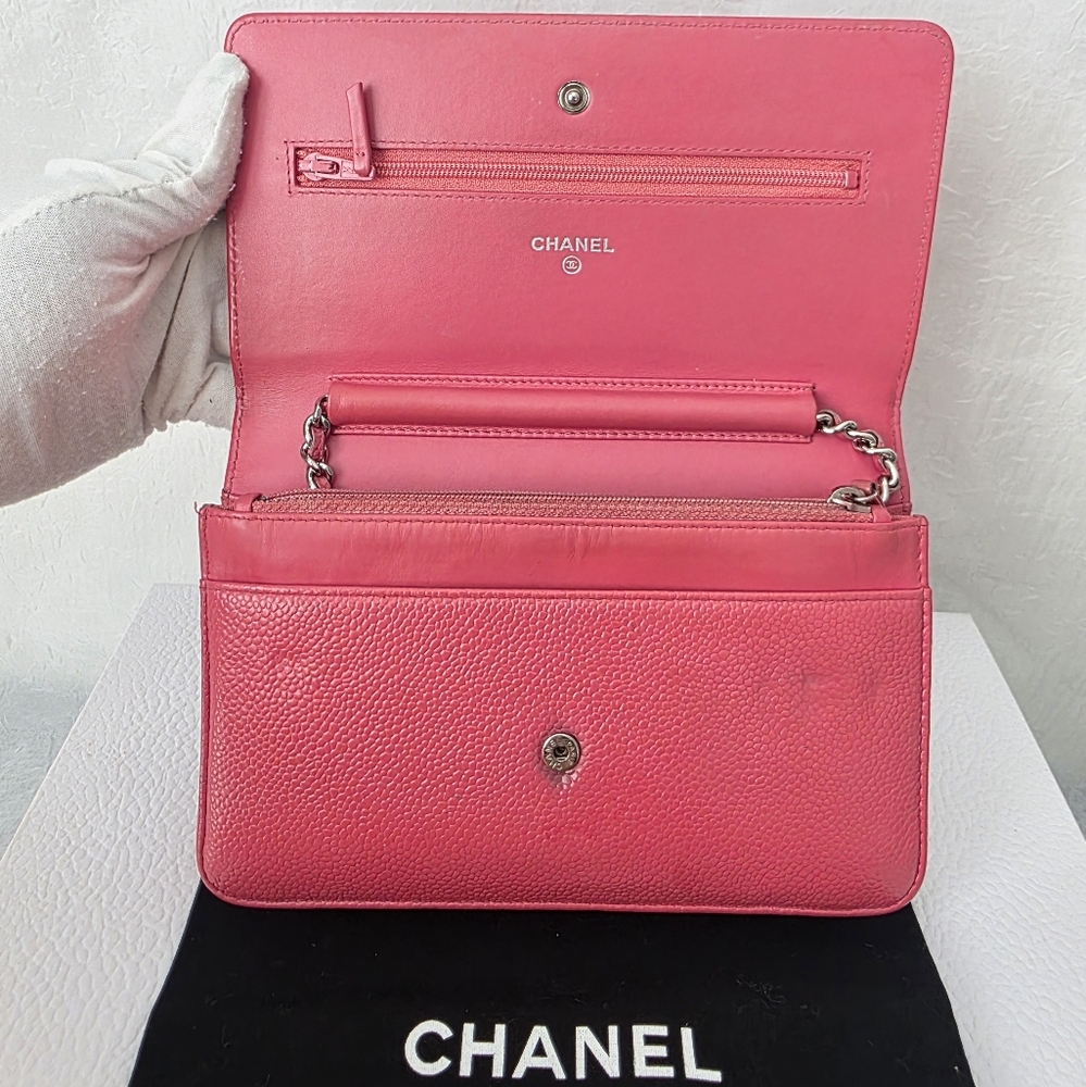 CHANEL Pink Quilted Caviar Leather Shoulder Bag with Silver Chain - Picture 7 of 10